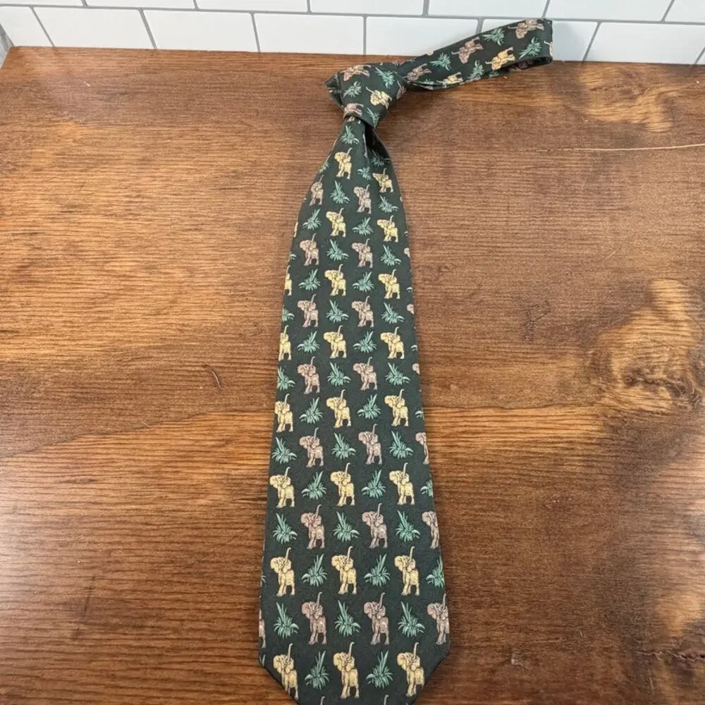 Vintage Gap Premium Olive Green Silk Elephant Safari Novelty Necktie
